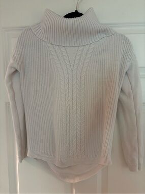 Banana Republic Cable-Knit Sweater in white